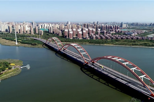 王辉耀：在分裂的时代，新加坡如何助力中国搭建沟通桥梁
